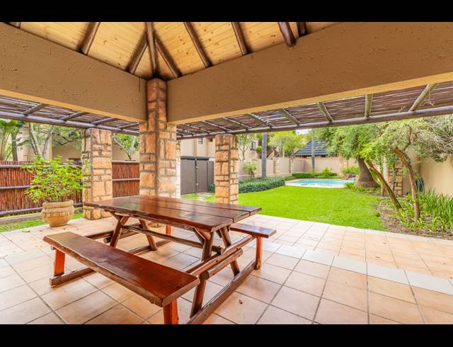 2 BEDROOM APARTMENT FOR SALE IN SUNNINGHILL